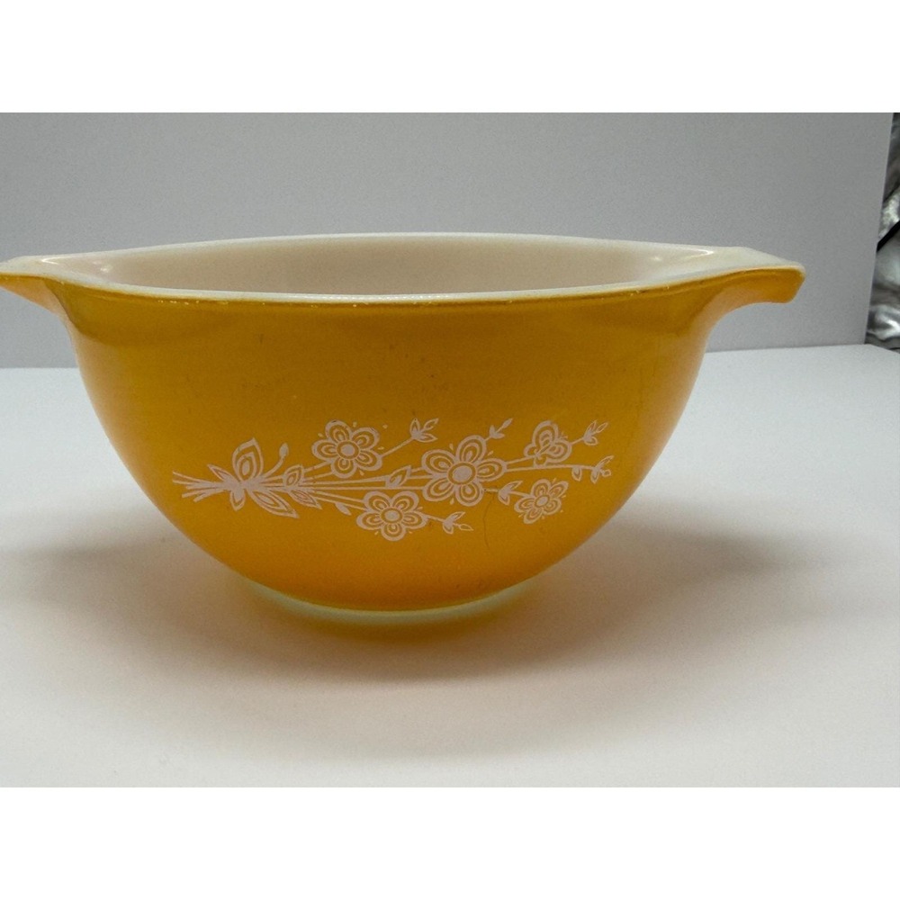 Pyrex Butterfly Gold Cinderella Mixing Bowl 441 1.5 Pint Butterfly Gold